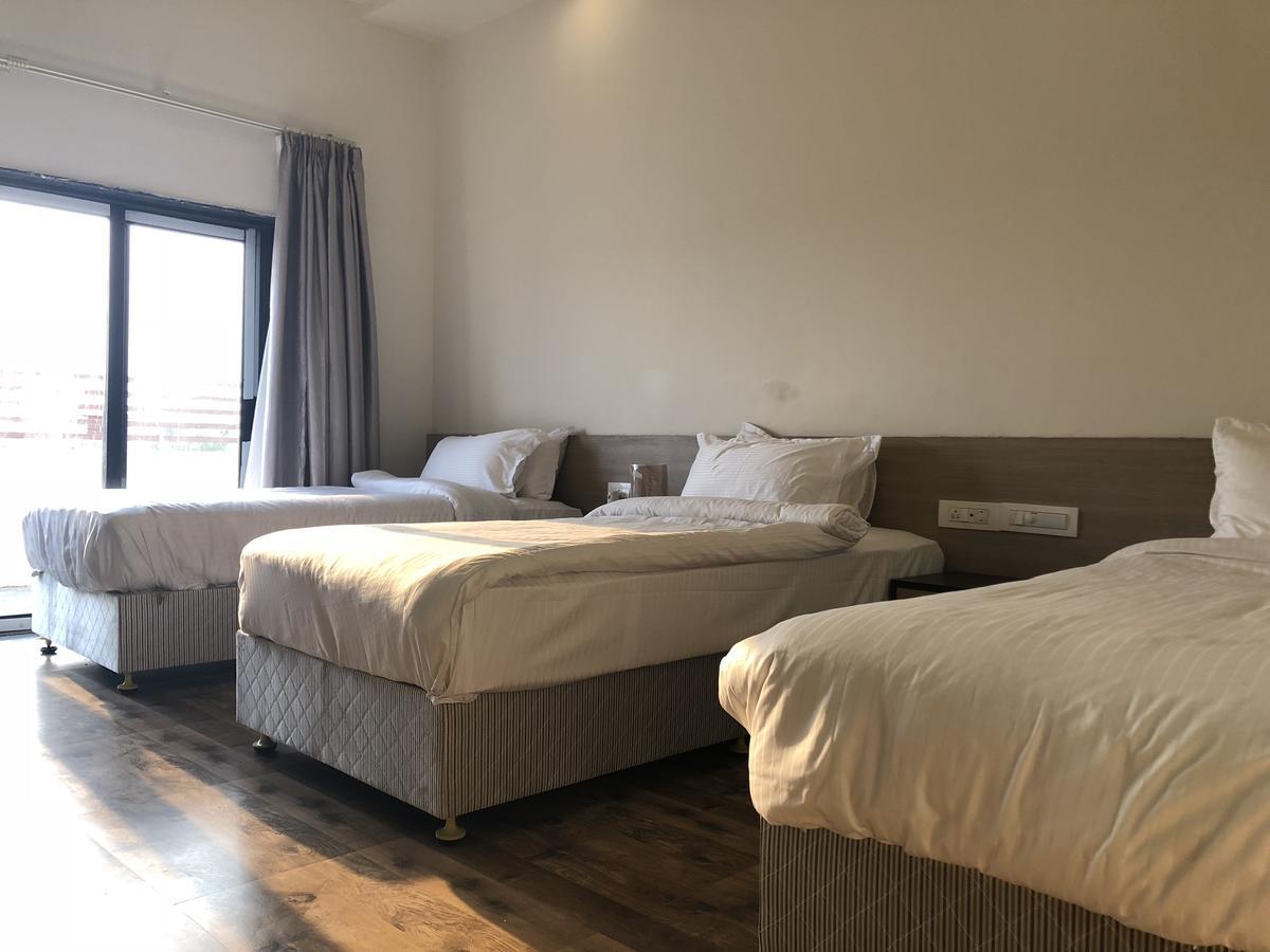 Hotel Sharanam Shegaon المظهر الخارجي الصورة